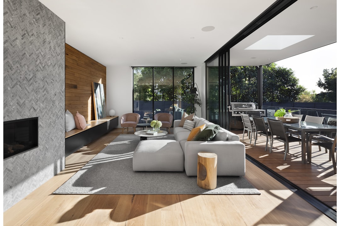 Exploring How Interior Design Trends Impact Residential Real Estate